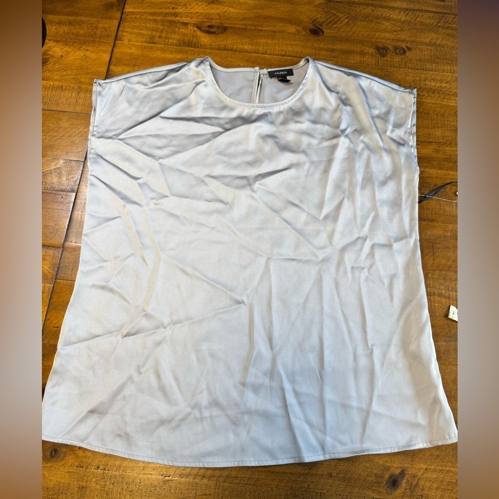 Halogen Sleeveless Round Neck gray silver Satin Top‎ NWT w/ defect